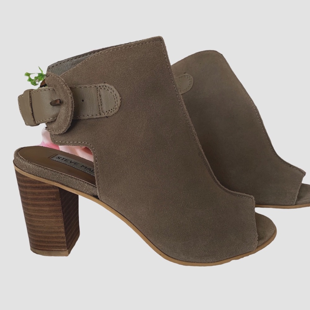 STEVE MADDEN CATLYNA SUEDE PEEP TOE OPEN BACK BLOCK HEEL SANDAL BOOTIE